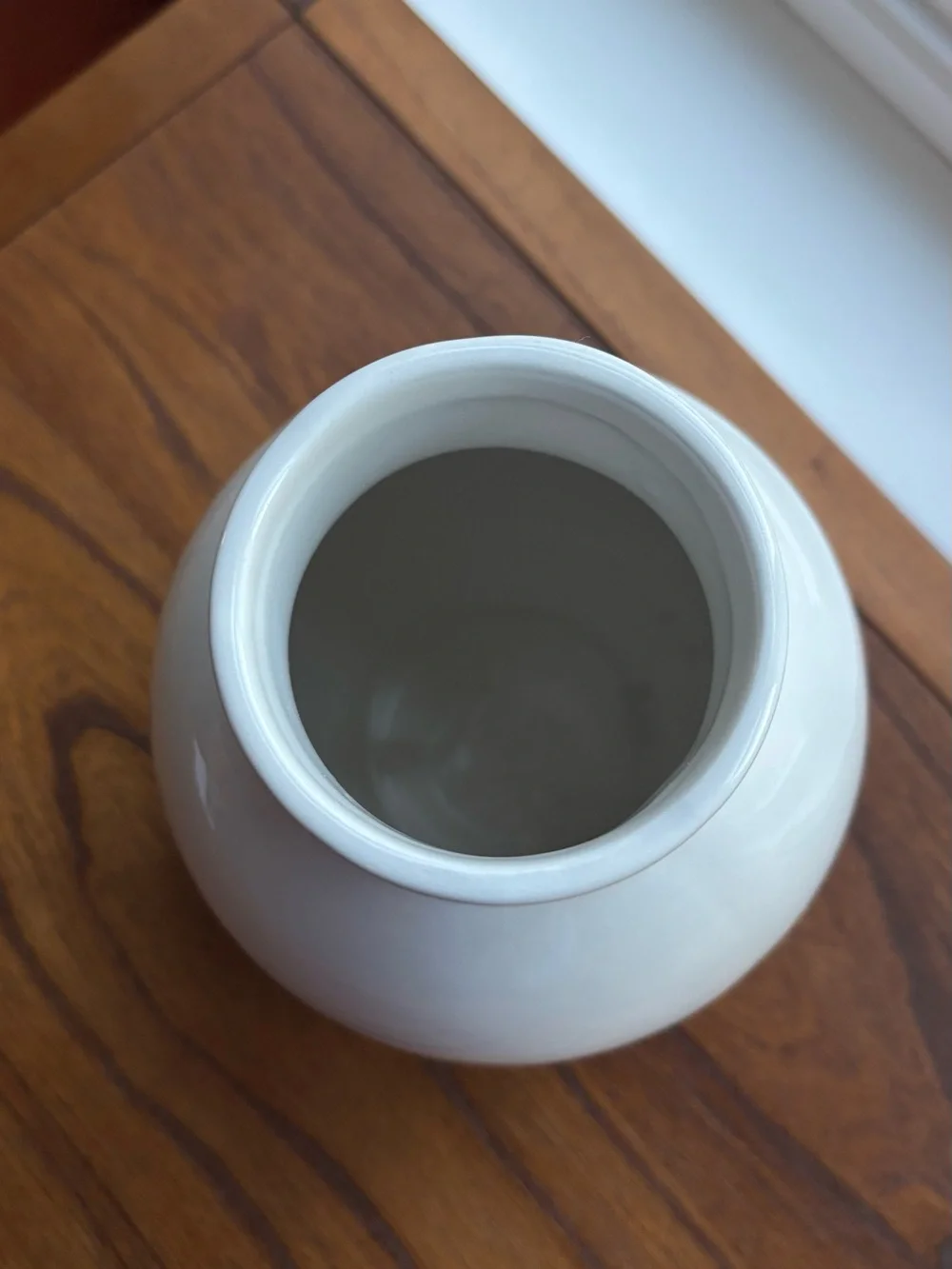 Round Ceramic Vase in White, Peach & Orange
